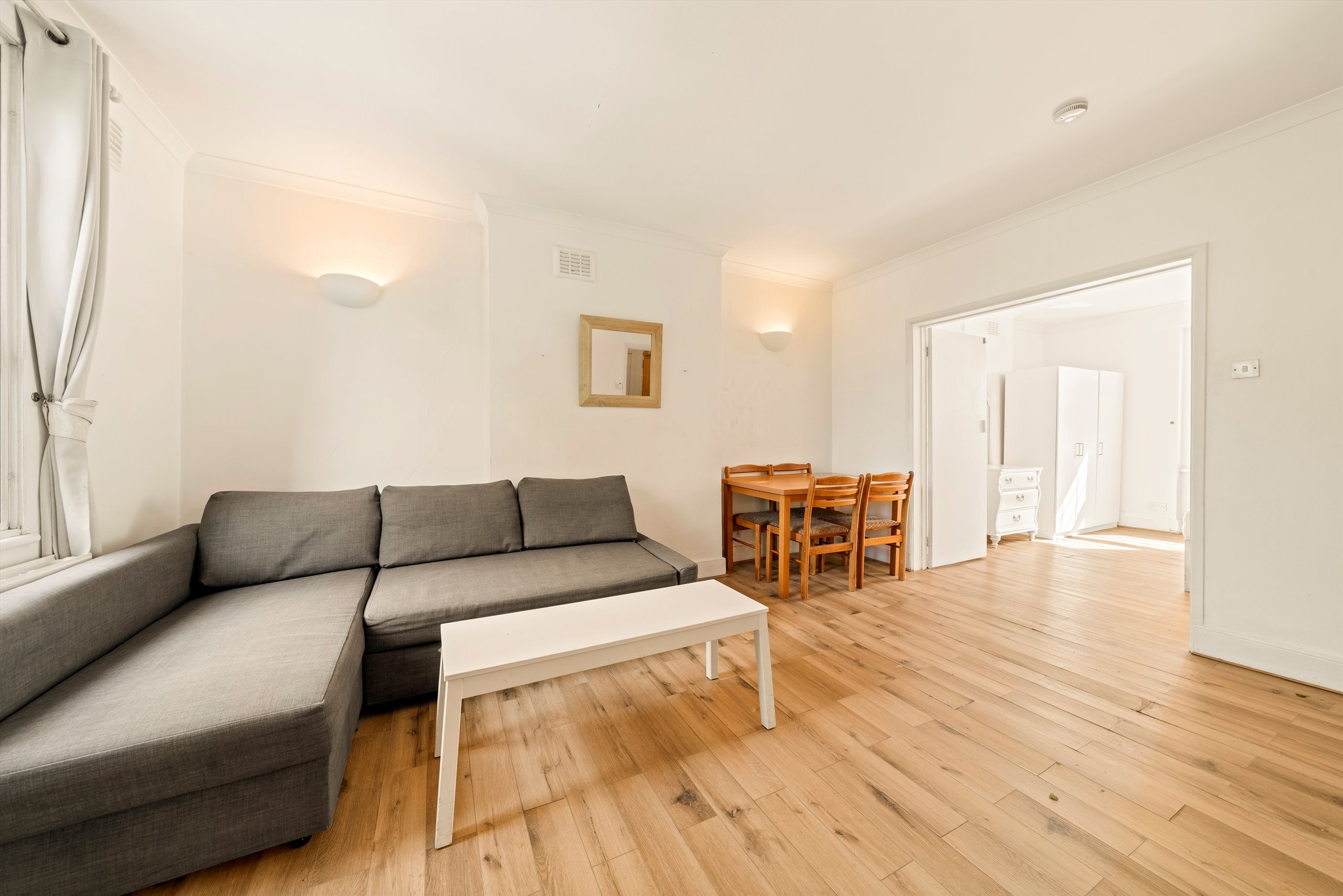 Flat Finchley Road in City of Westminster