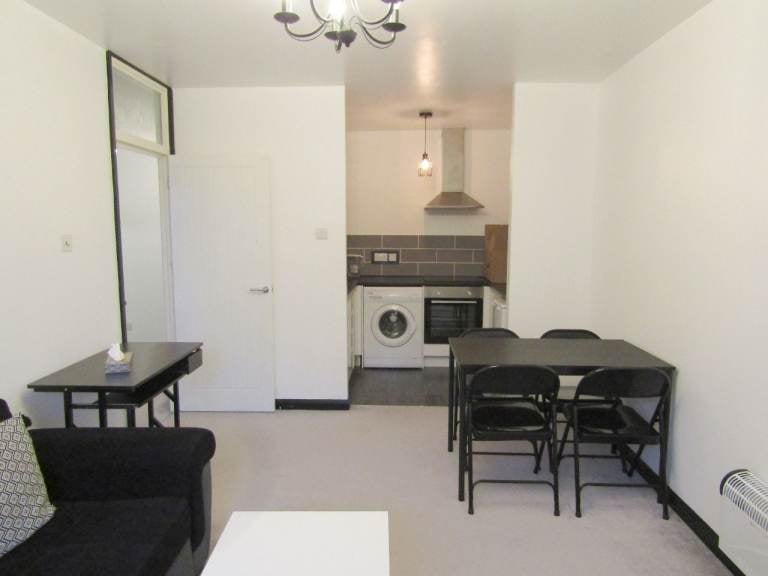 Flat Trinity Close in Greater London