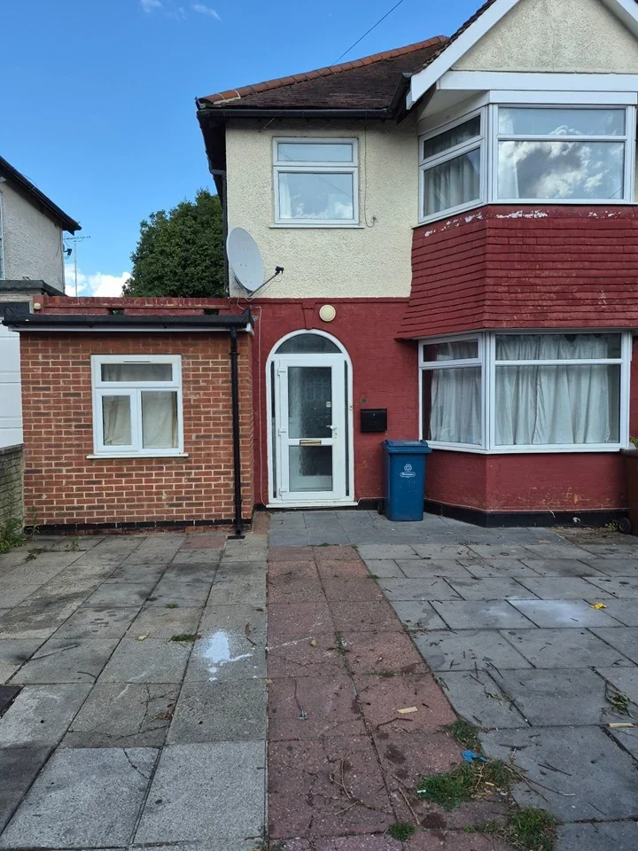 House Vancouver Road in Greater London