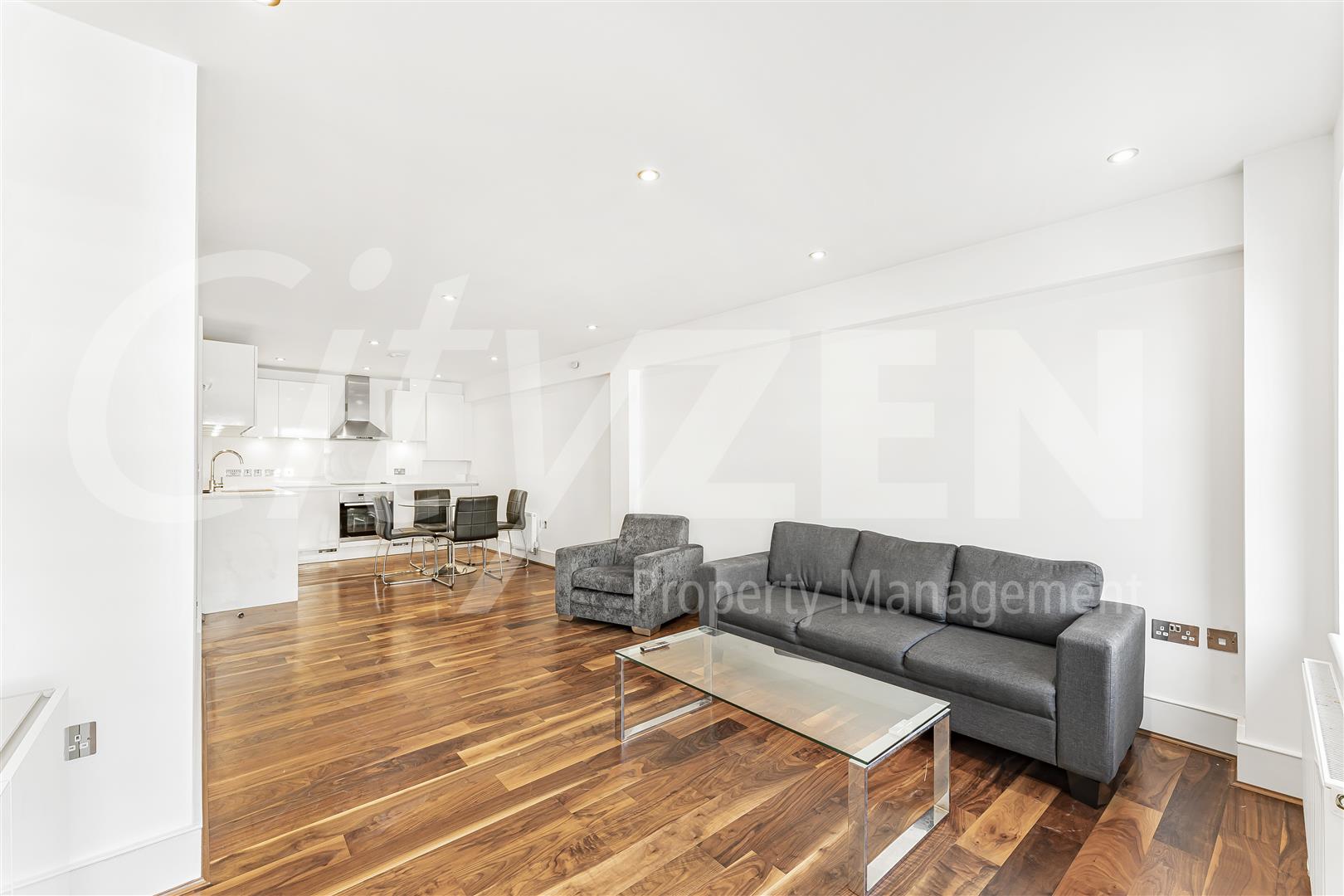 Flat Commercial Road in Greater London