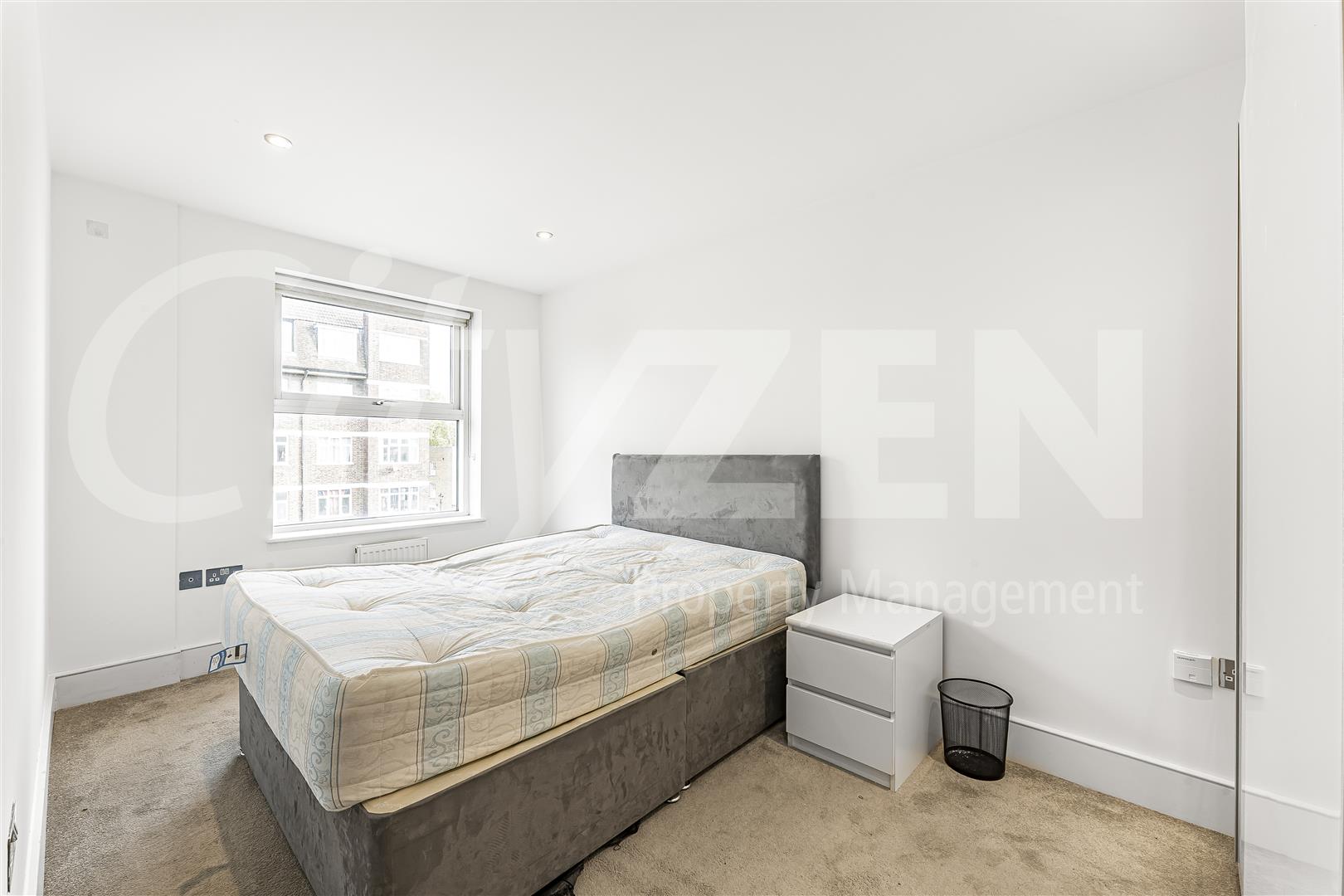 Flat Commercial Road in Greater London