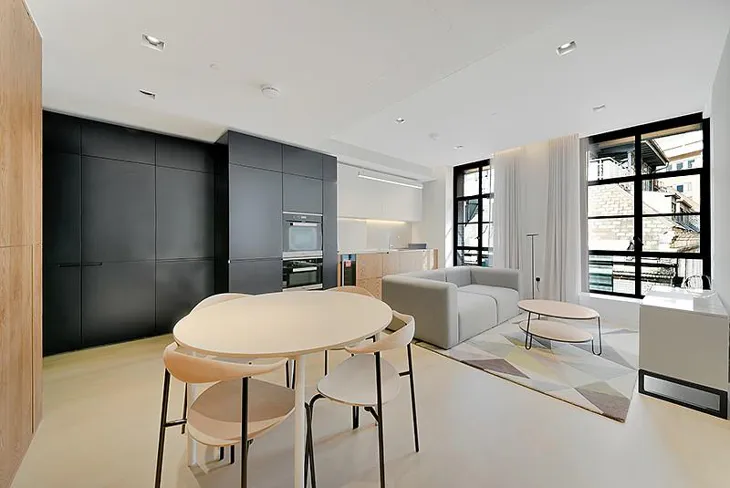 Flat Bartholomew Close in City of London