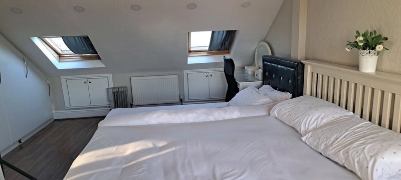 Room Pearcroft Road in Greater London