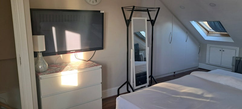 Room Pearcroft Road in Greater London
