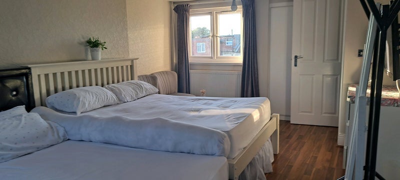 Room Pearcroft Road in Greater London