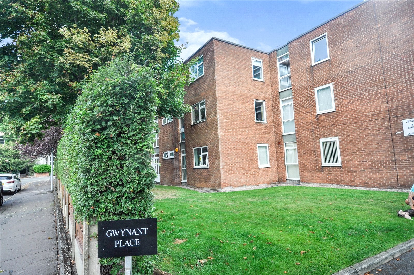 Flat Heaton Road in Manchester