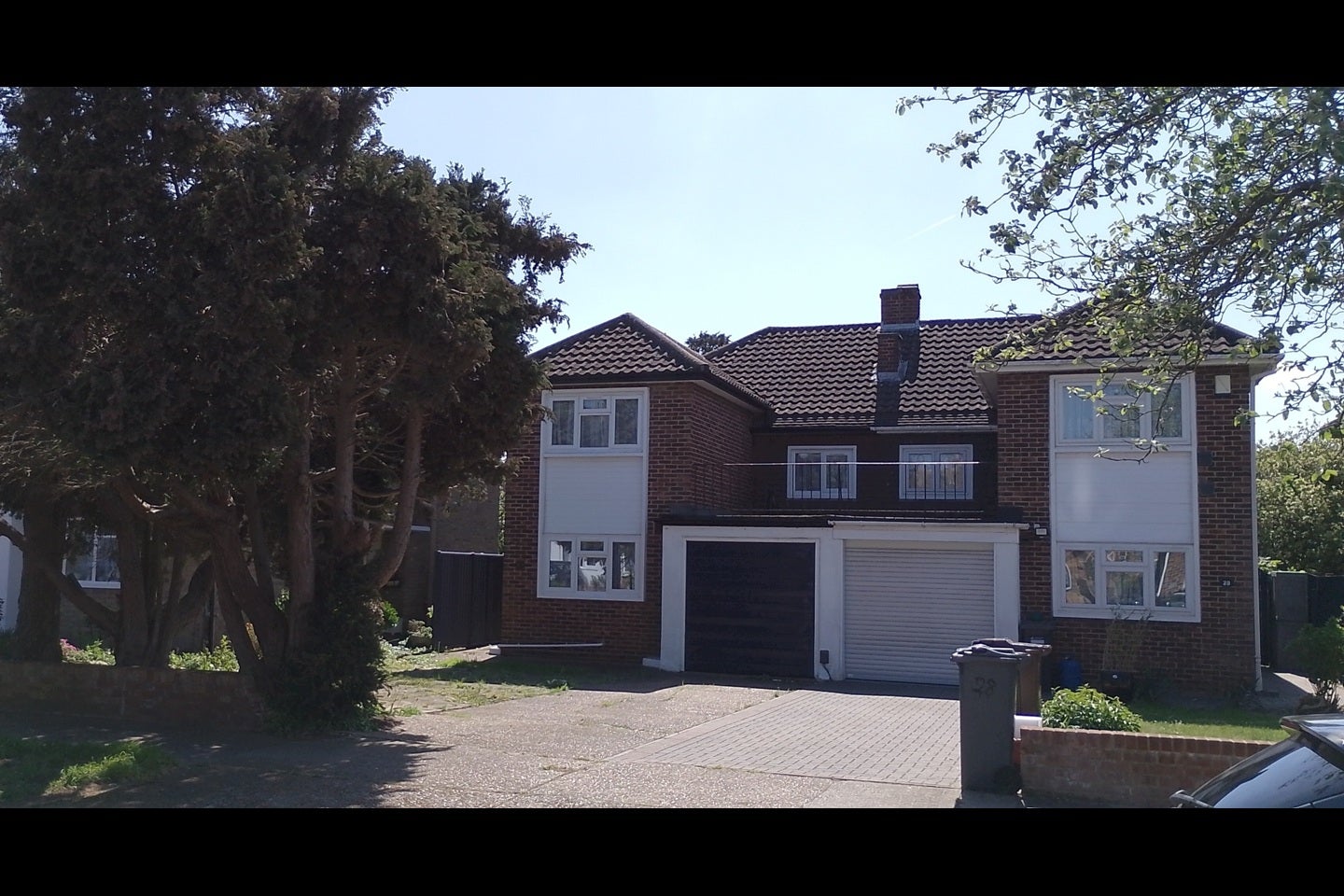 House Beresford Gardens in Greater London