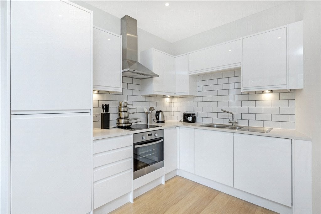 Flat Durnsford Road in Greater London