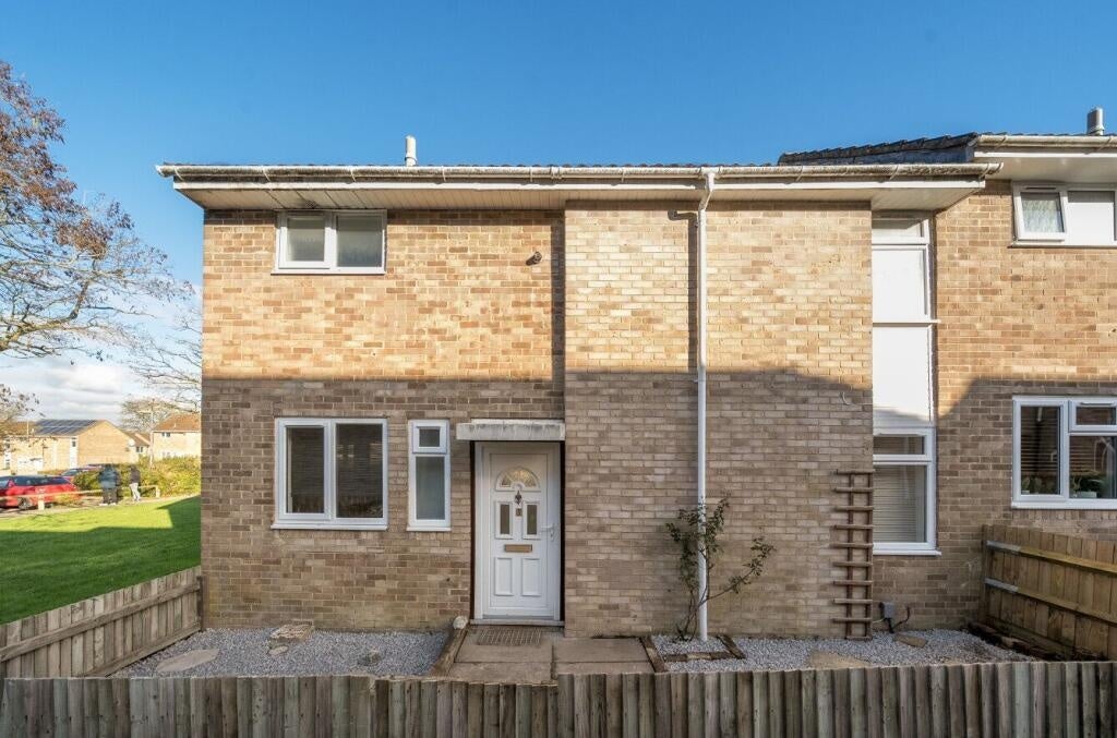 House Byng Walk in Test Valley