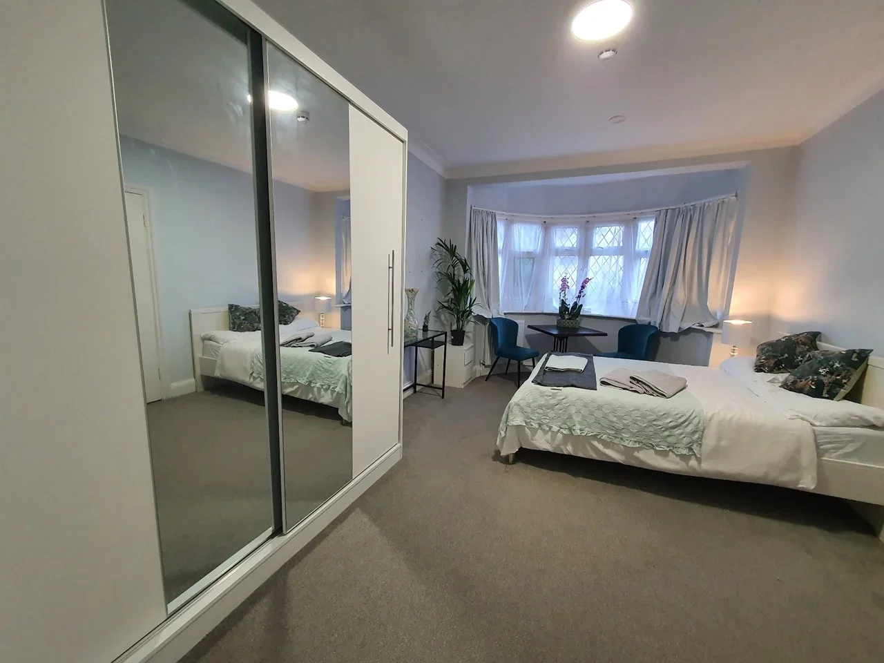 Flat Whitchurch Lane in Greater London