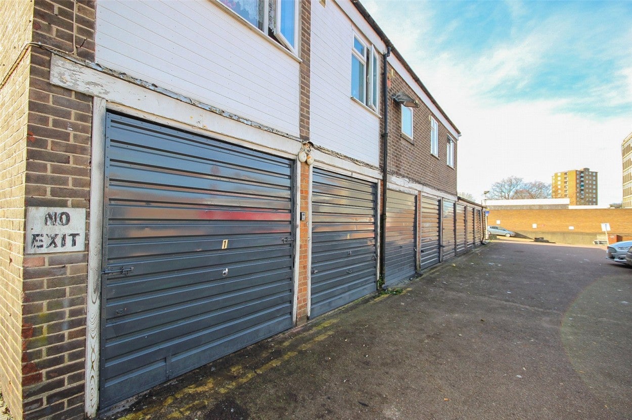 Flat Priory Street in Bedford