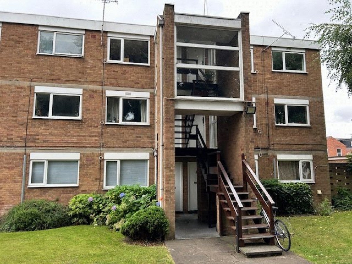 Flat Albany Road in Coventry