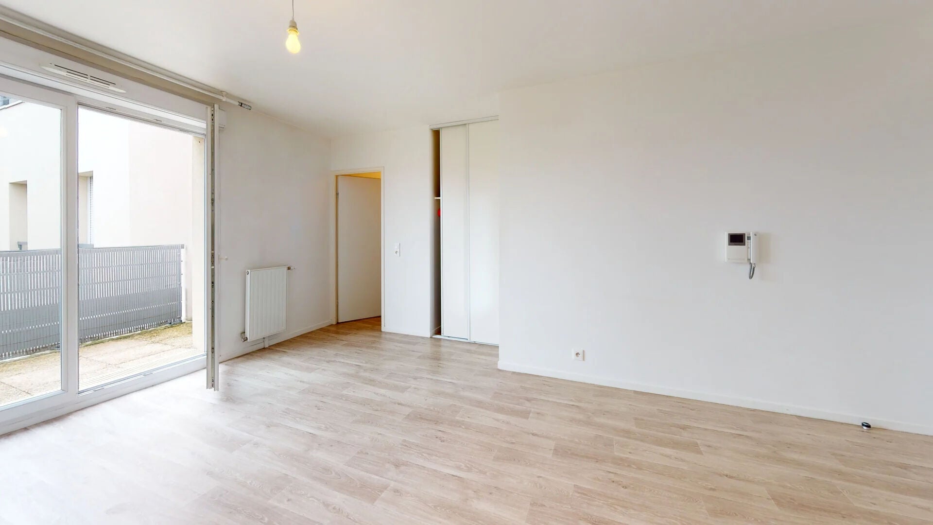 Flat Rue Colette Besson in Morangis