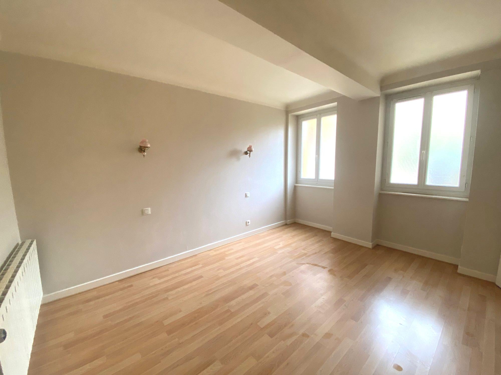 Appartement Rue Pasteur à Saint-Donat-sur-l'Herbasse
