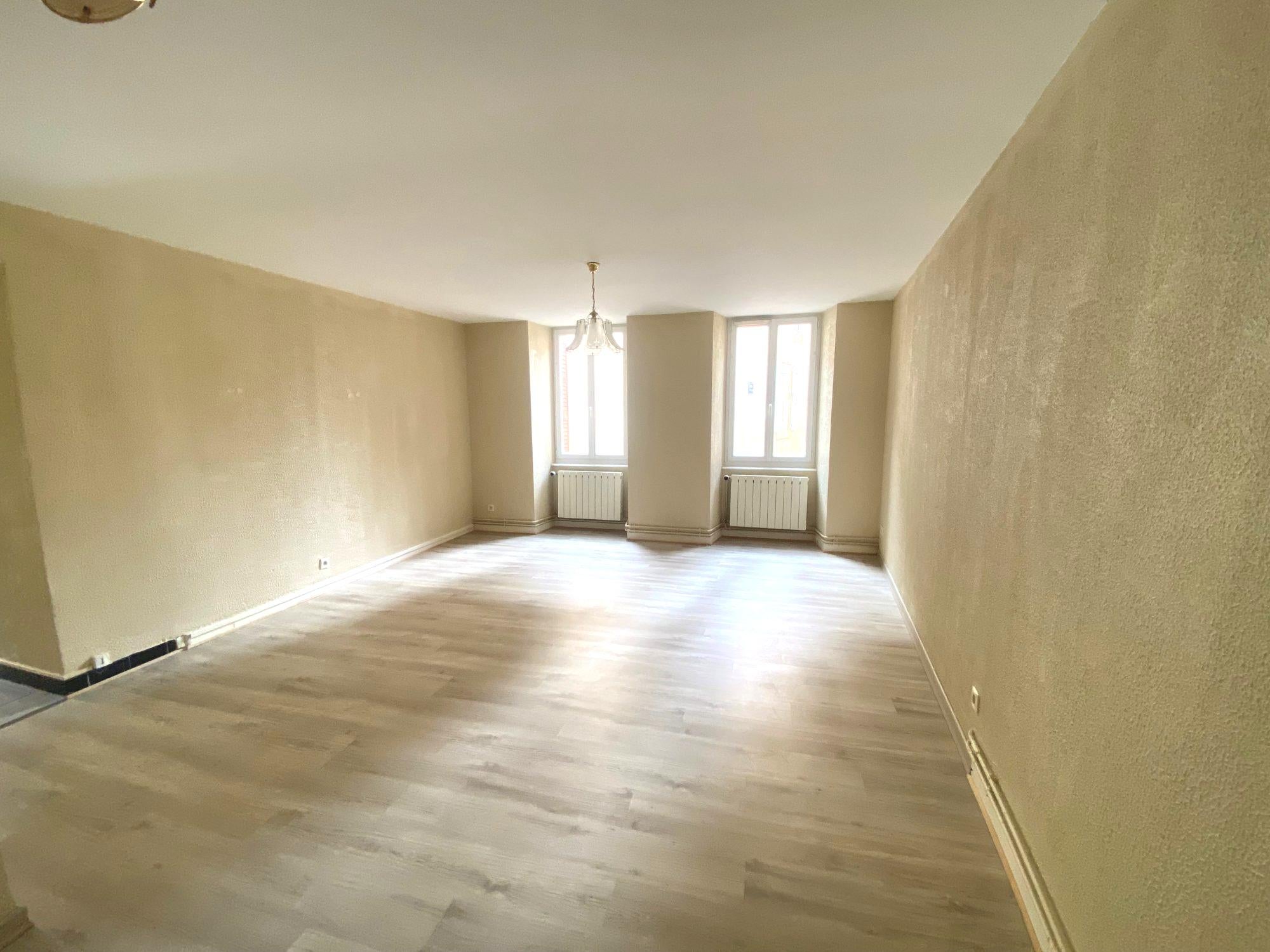 Appartement Rue Pasteur à Saint-Donat-sur-l'Herbasse