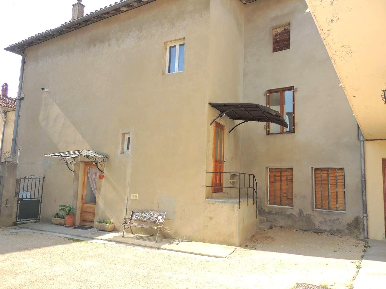 Flat Rue Pasteur in Saint-Donat-sur-l'Herbasse