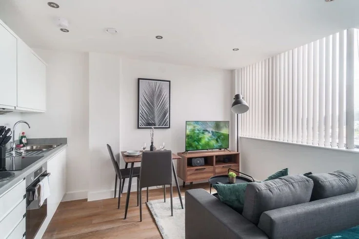 Flat Talbot Road in Trafford