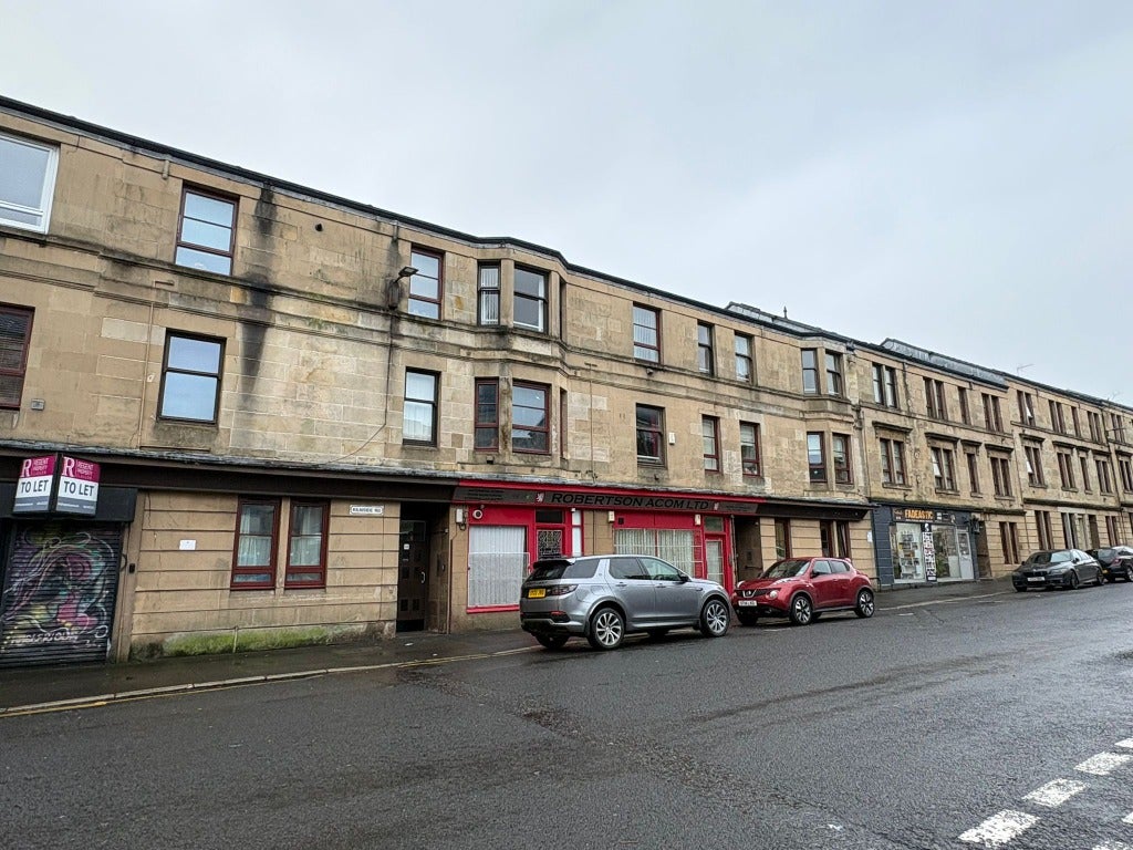 Flat Kilnside Road in Paisley