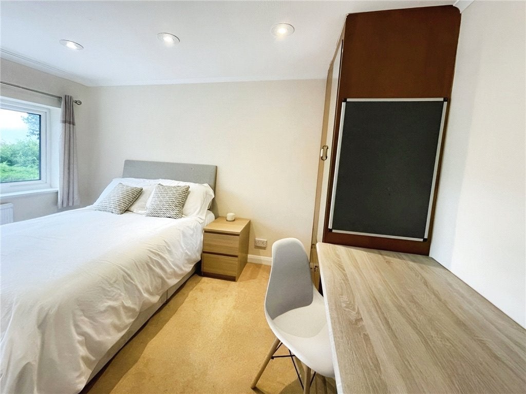 Flat Oakfields in Guildford