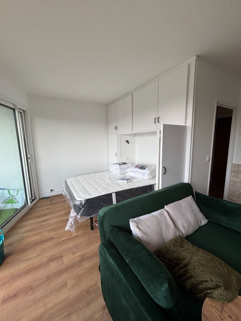 Flat Place Simone Signoret in Pau