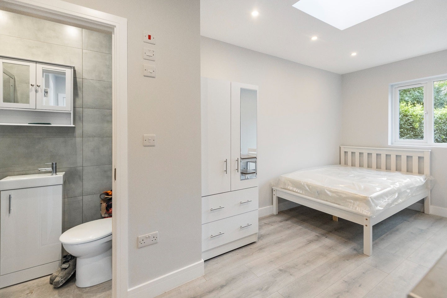 Room Hunters Grove in Greater London