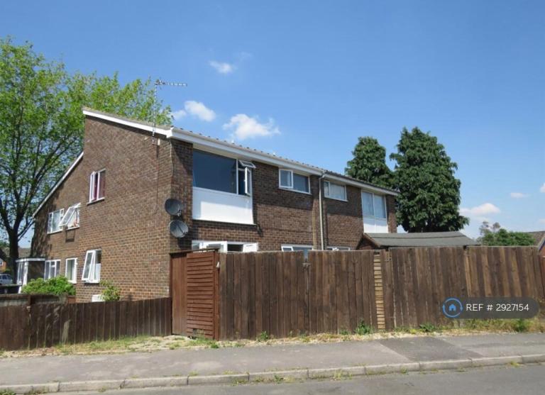 Flat Medway Road in Ferndown