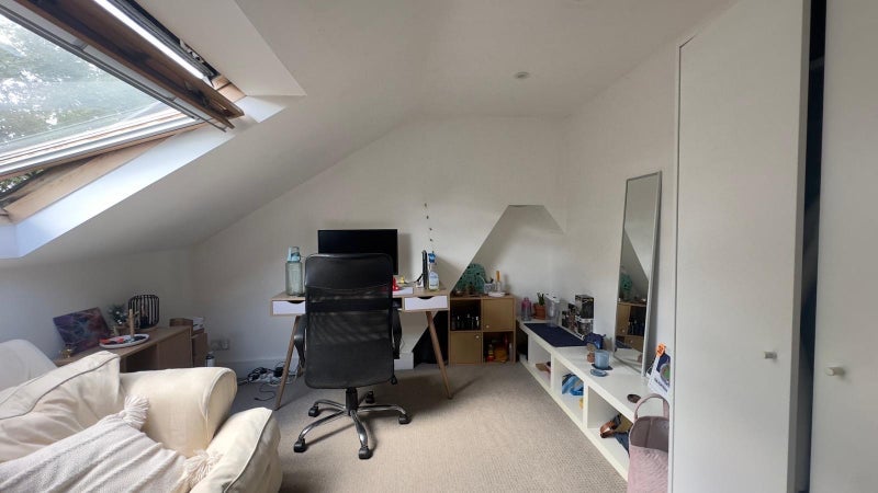Room Priory Road in Greater London