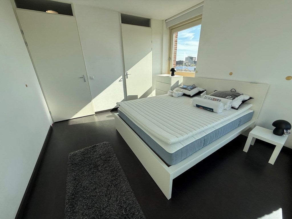 Woning te huur: Cas Oorthuyskade, Amsterdam