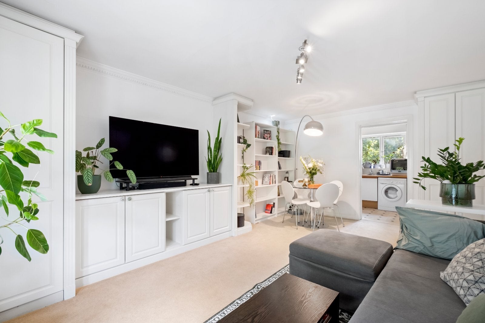 Flat Condray Place in Greater London