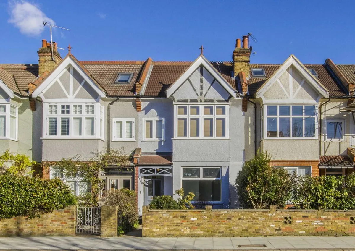 Flat Kingston Road in Greater London