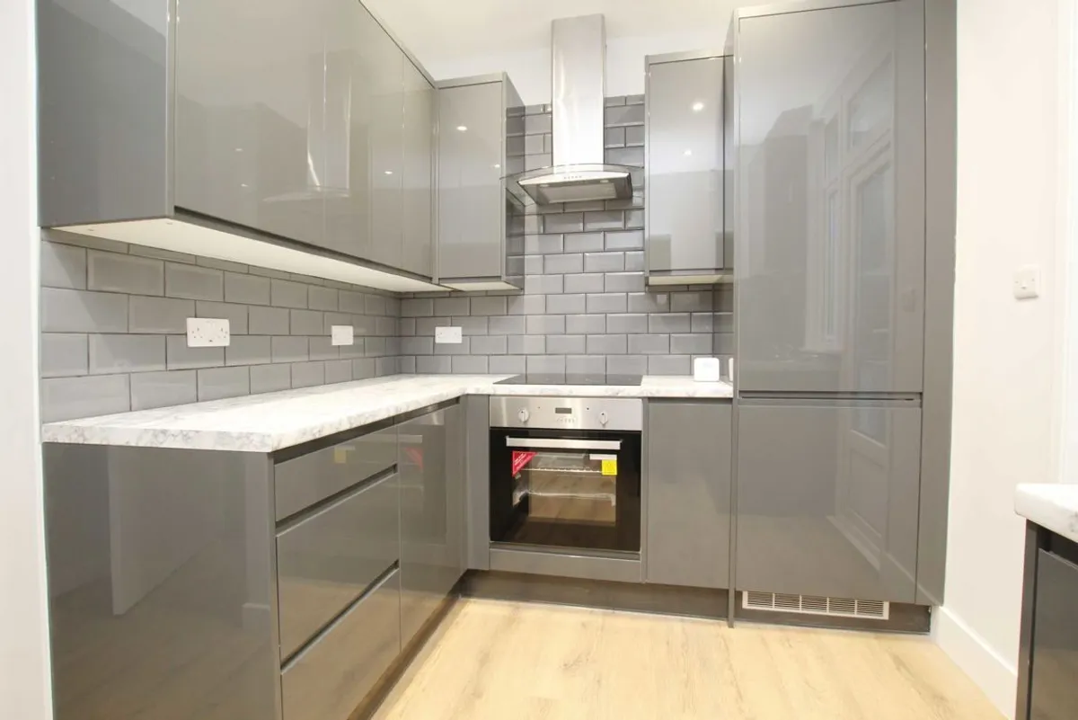 Flat Kingston Road in Greater London