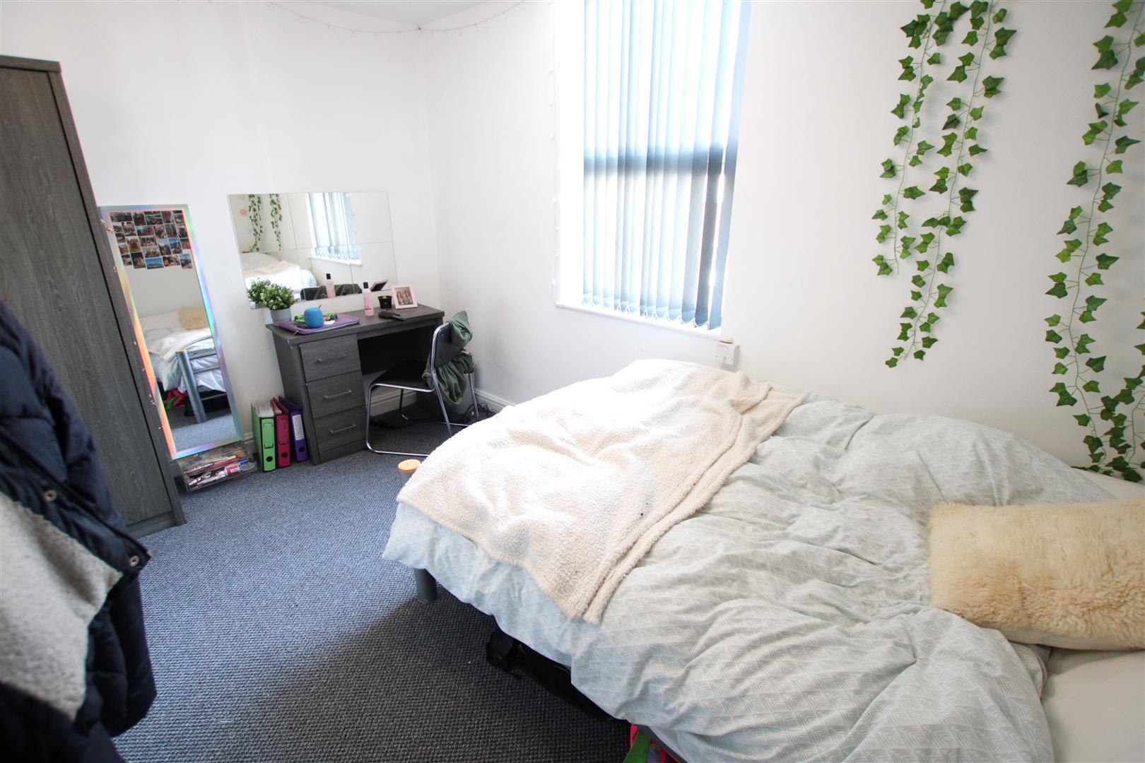 Flat Heeley Road in Birmingham