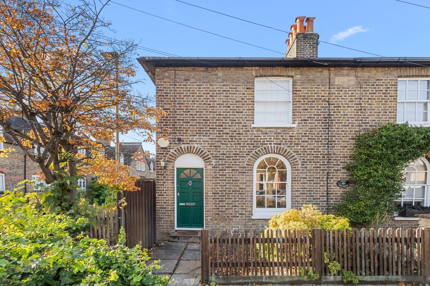 House Sherwood Street in Greater London