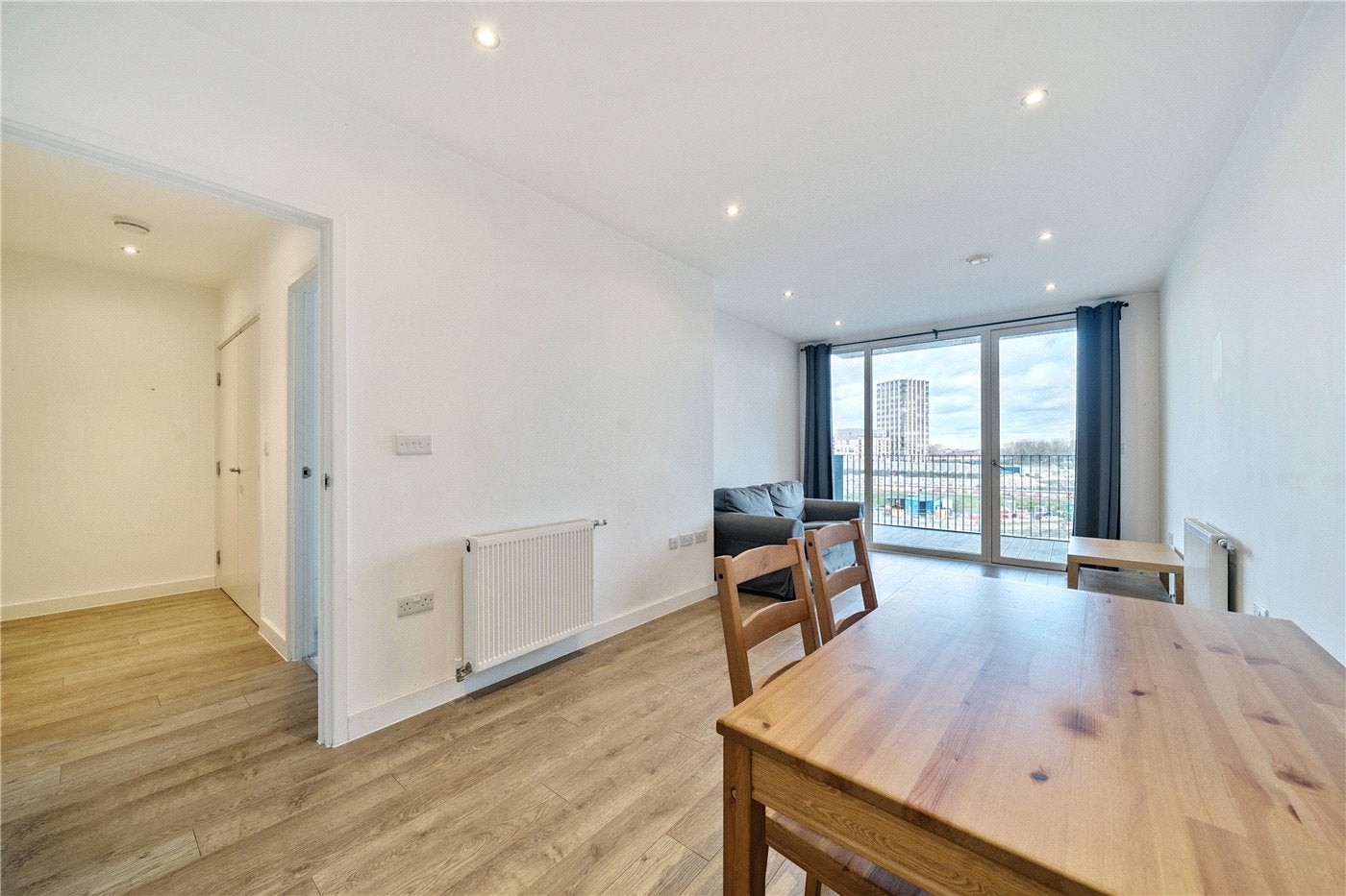 Flat Bolinder Way in Greater London