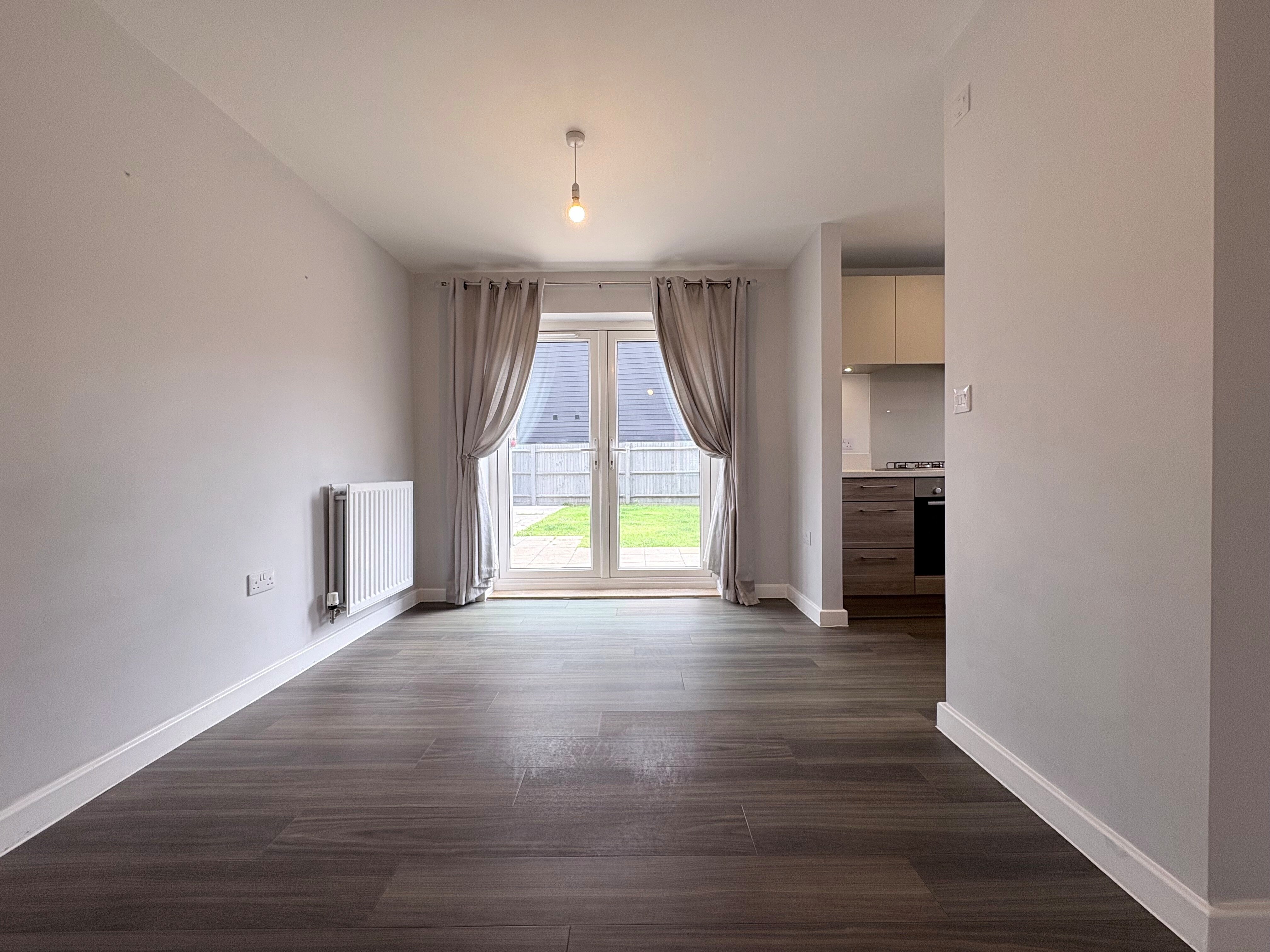 Flat Pipin Cresent in Ashford