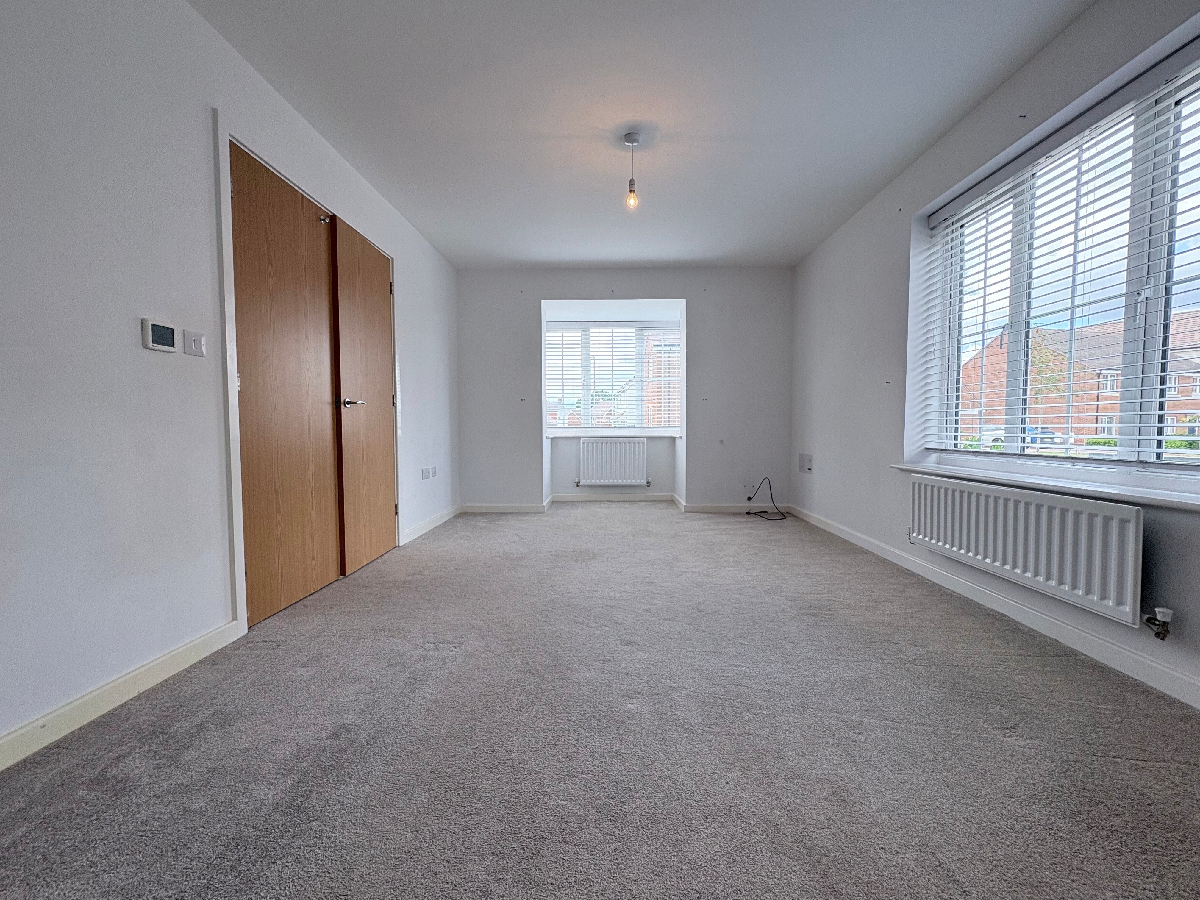 Flat Pipin Cresent in Ashford