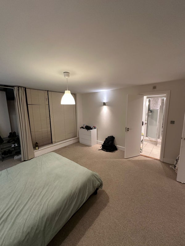 Room Eagle Works in Greater London
