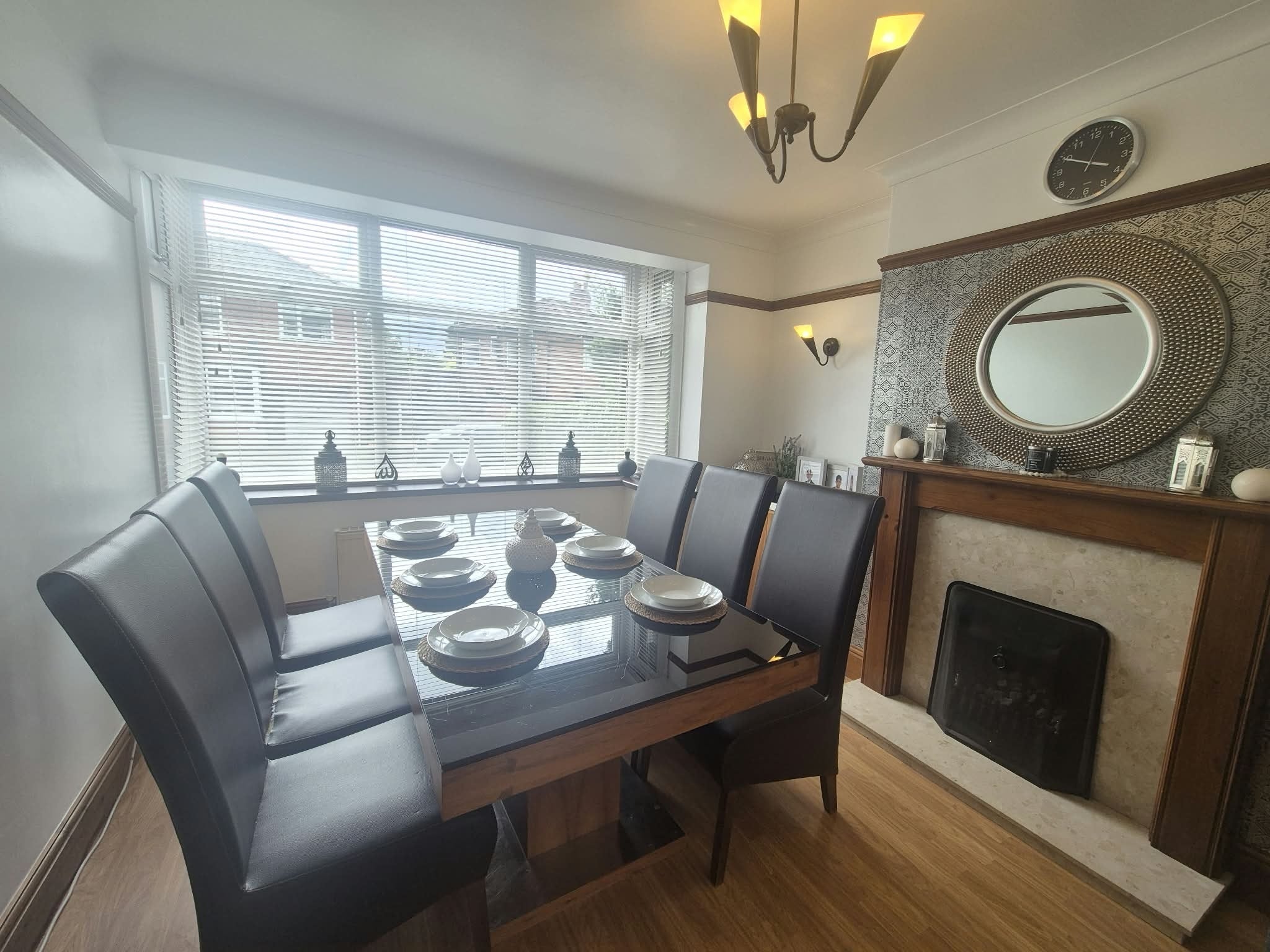 House Wilshaw Grove in Tameside
