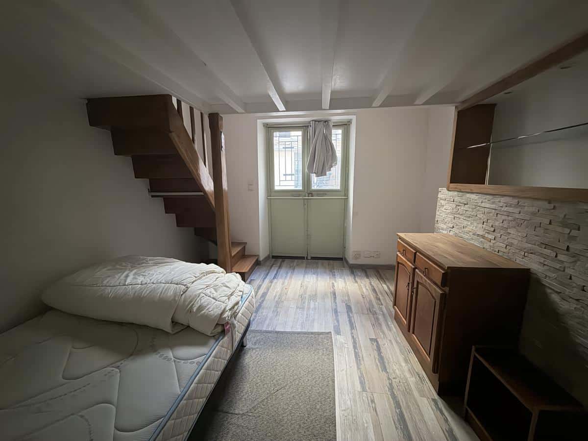 Flat Rue du Faubourg Saint-Martin in Paris