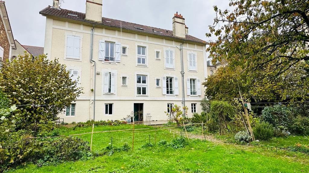 Appartement Place Léon Cassé à Corbeil-Essonnes