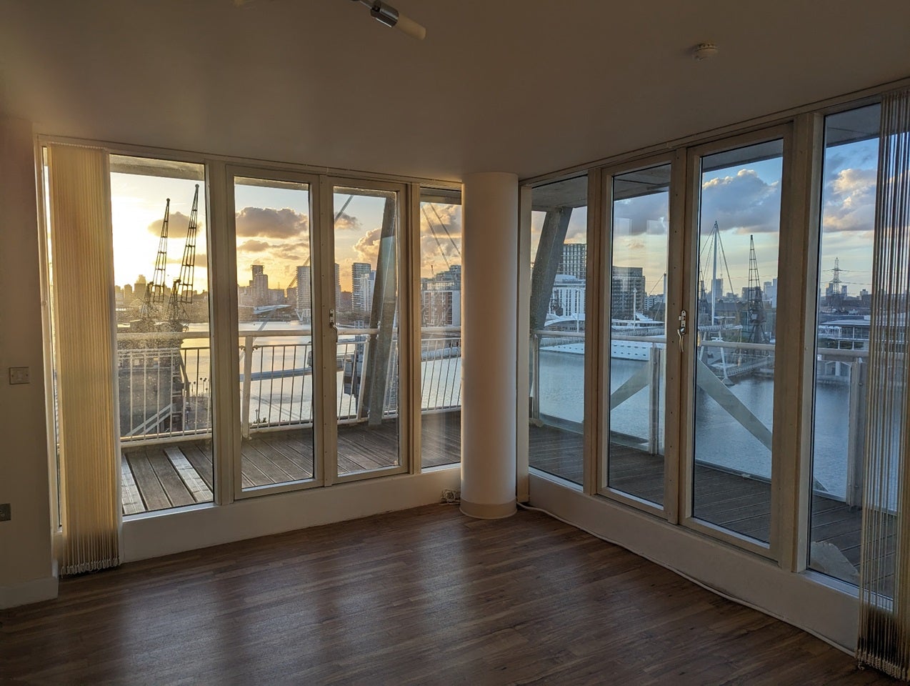 Flat Rayleigh Road in Greater London