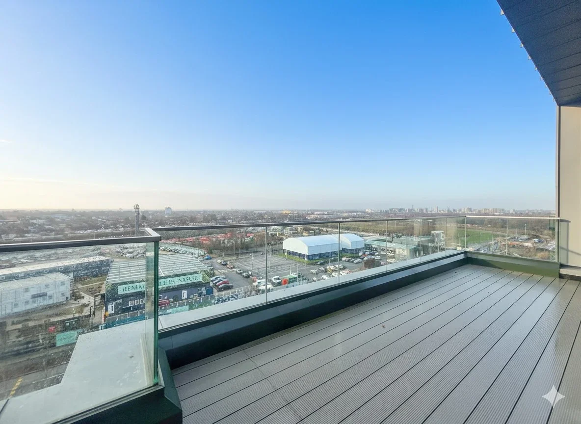 Flat Greenleaf Walk in Greater London