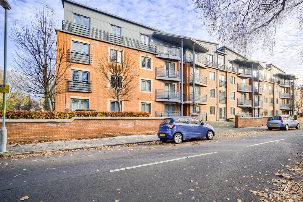 Flat Holly Road in Birmingham