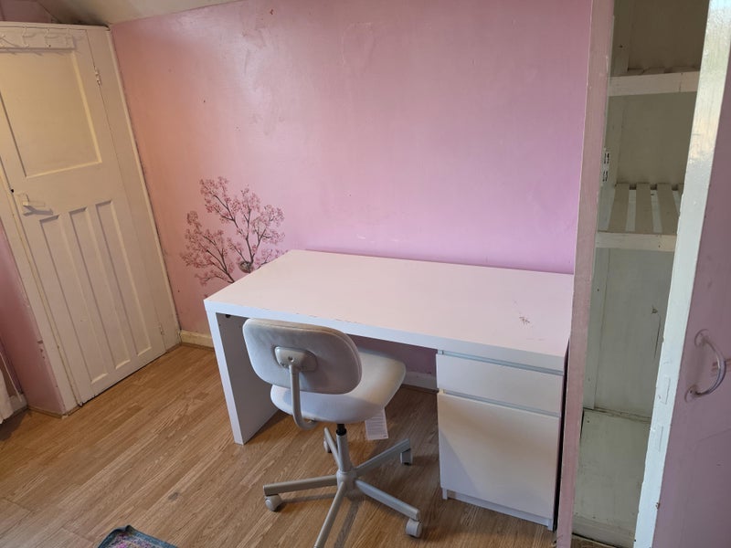 Room Old Oak Road in Greater London