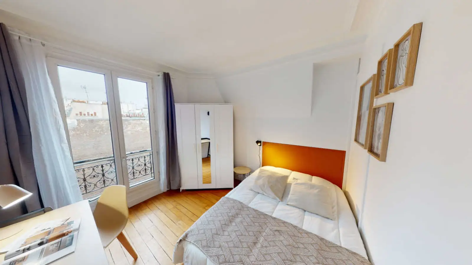 Flat Rue Damrémont in Paris
