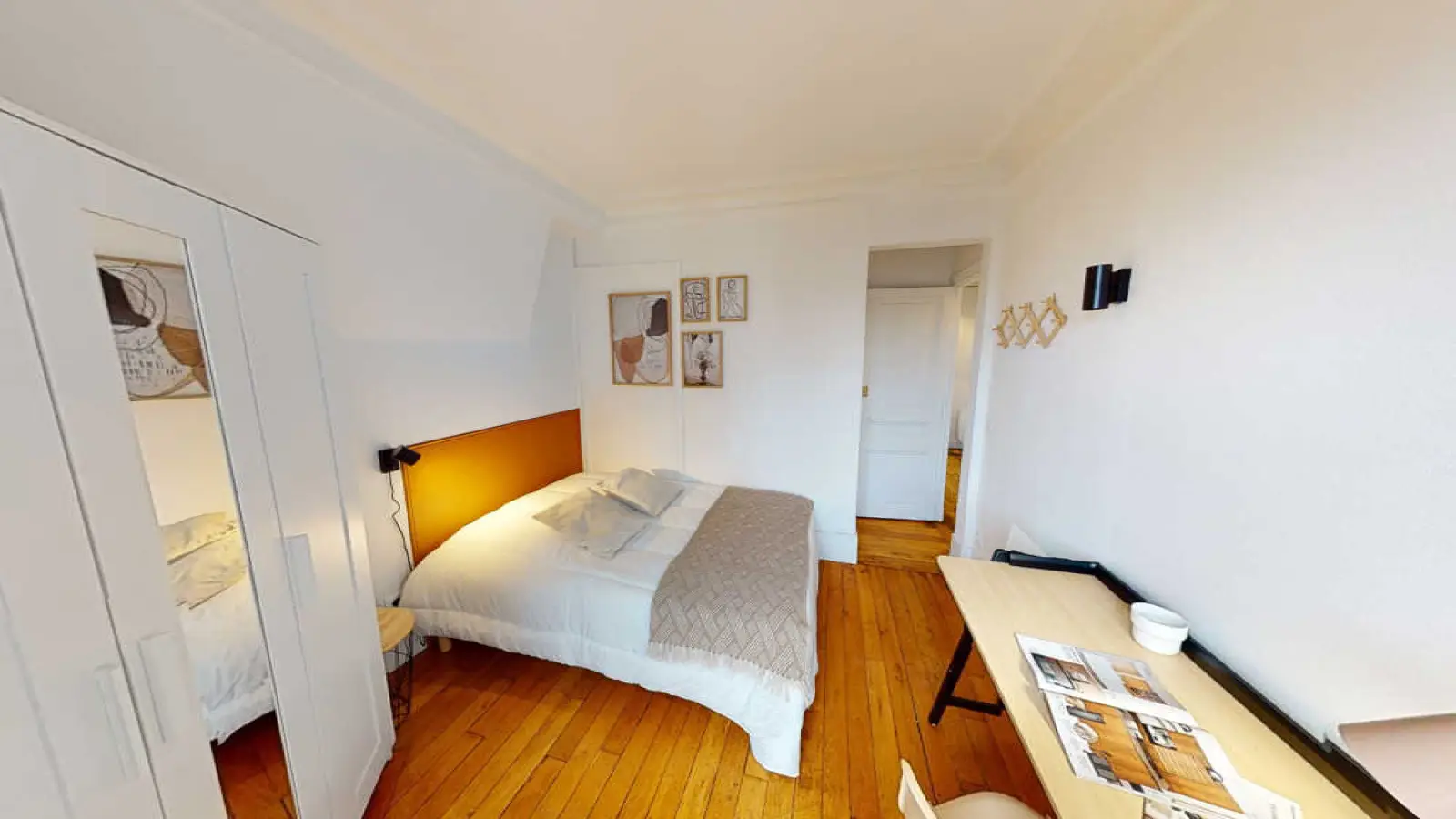 Flat Rue Damrémont in Paris
