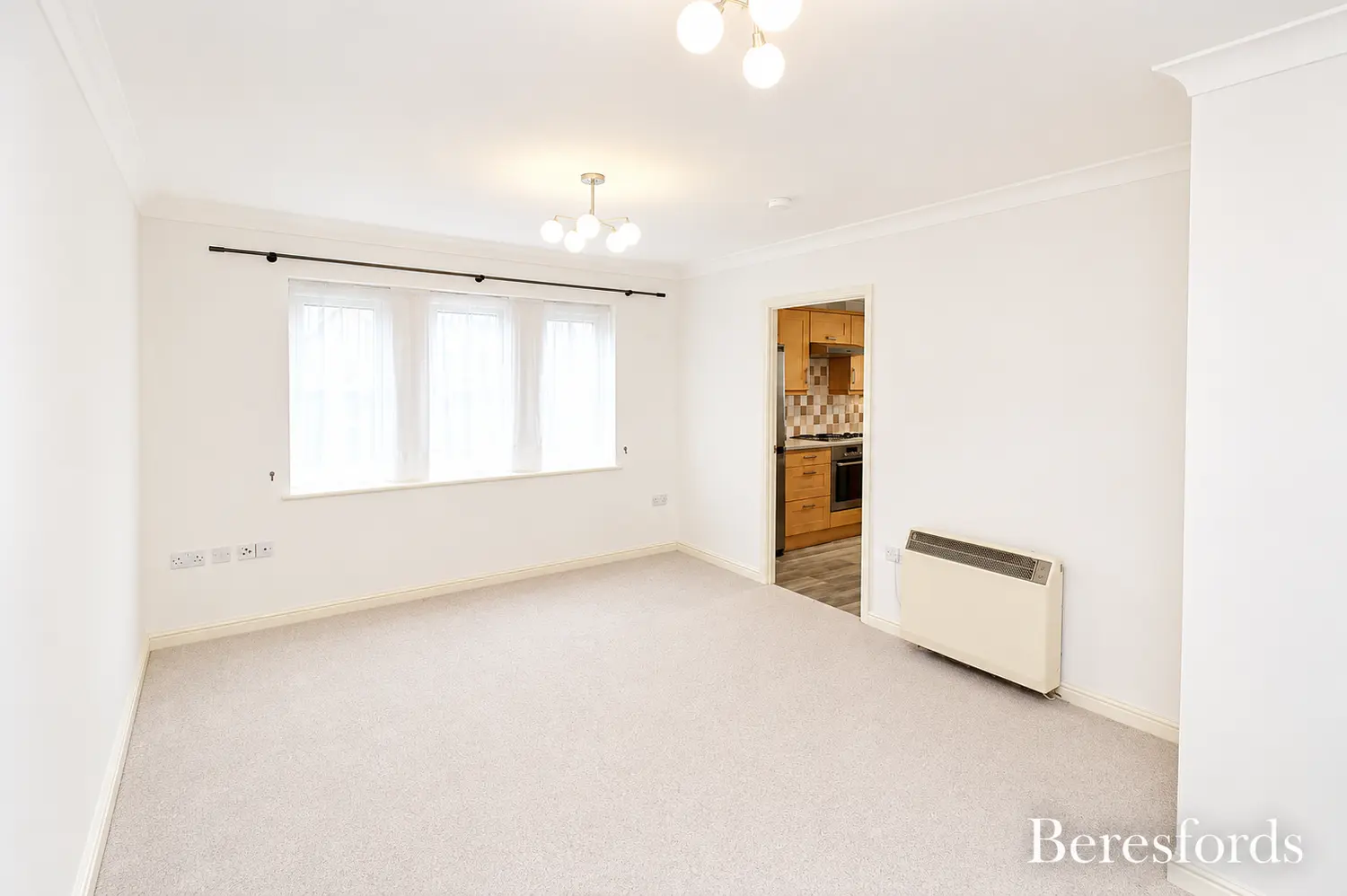 Flat Kimberly Drive in Basildon