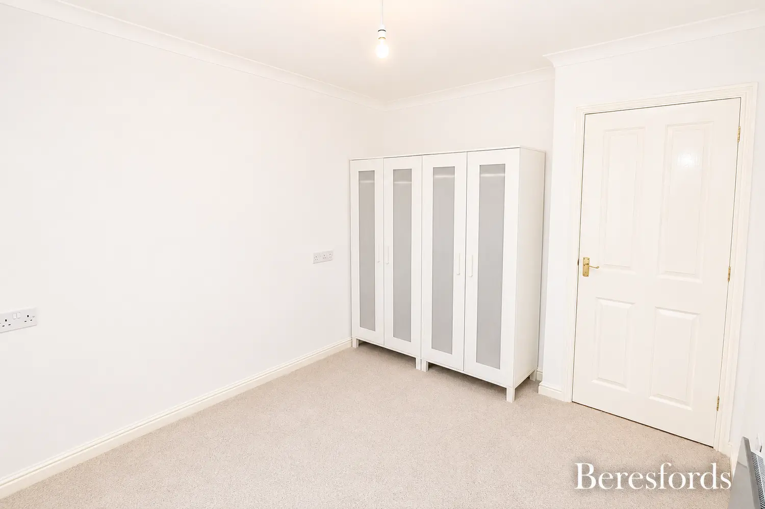 Flat Kimberly Drive in Basildon