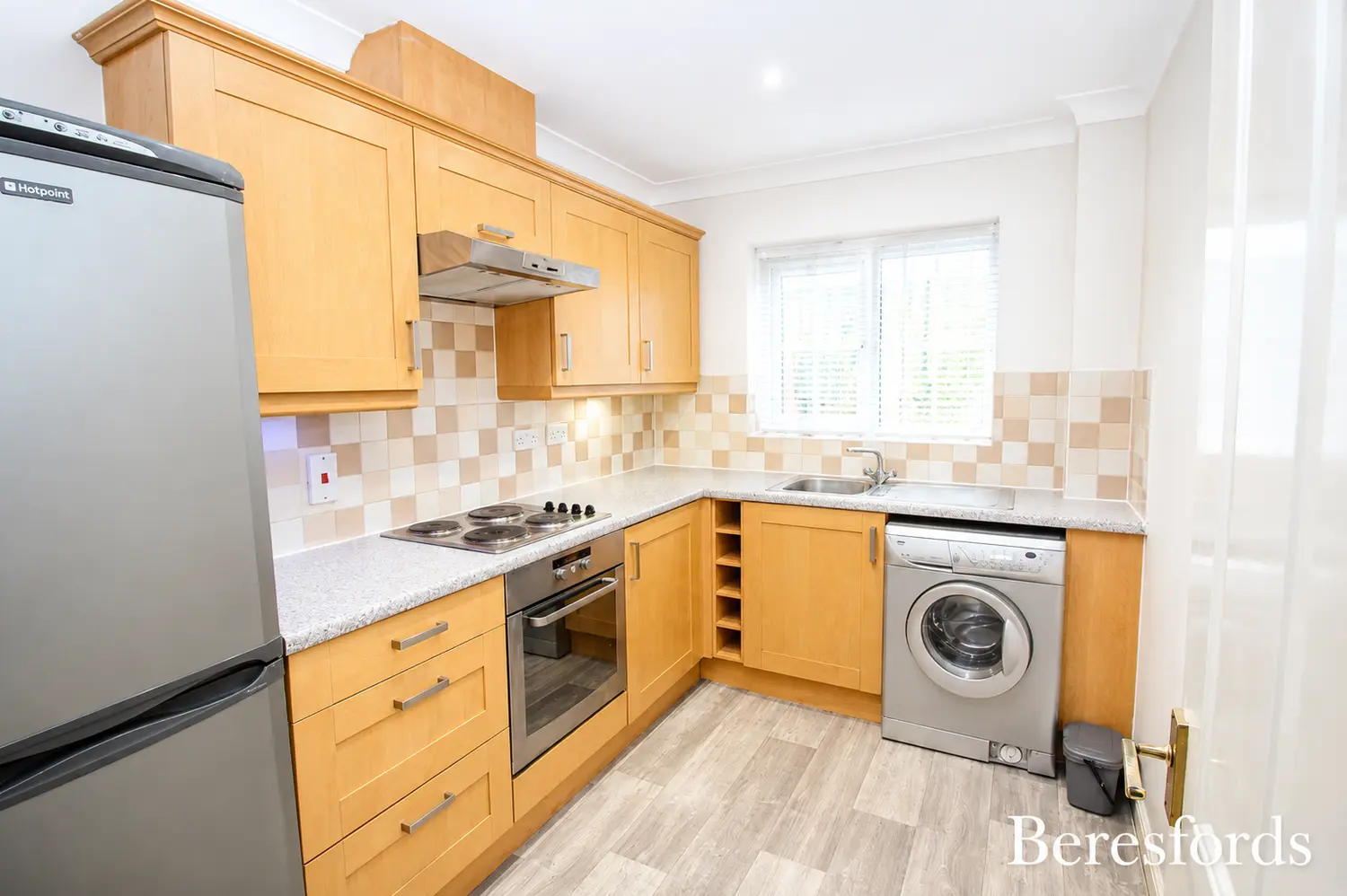 Flat Kimberly Drive in Basildon