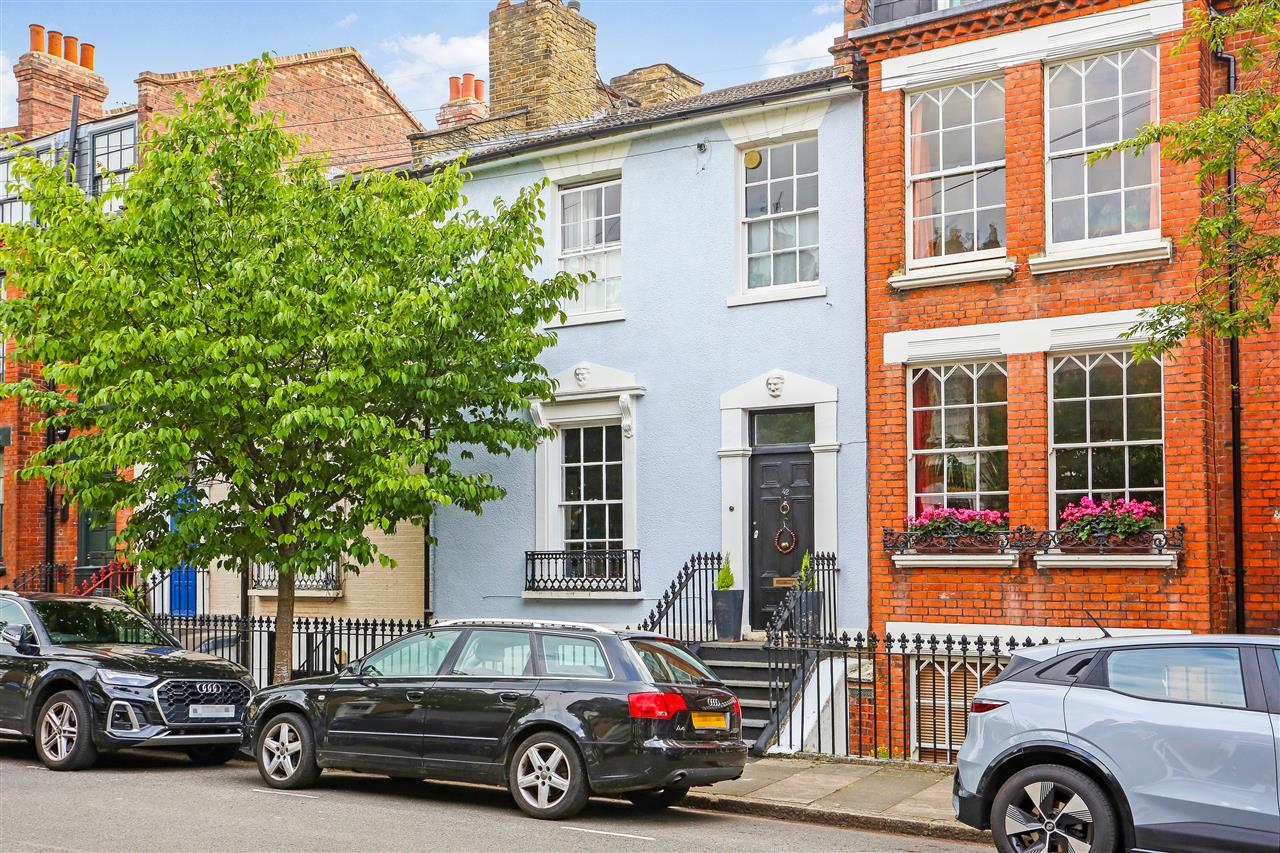 House Tavistock Terrace in Greater London
